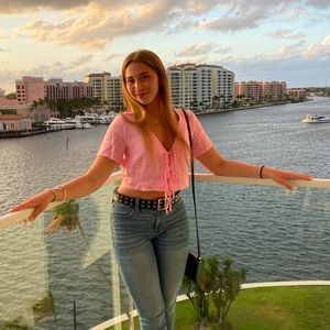 Meet your Posher, Lena